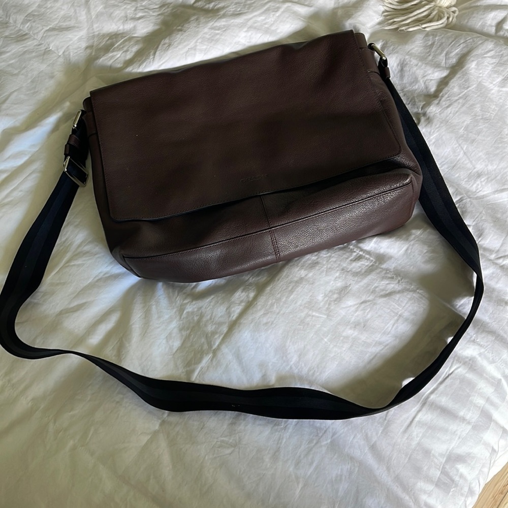 Brown Leather Coach Laptop Shoulder Bag.